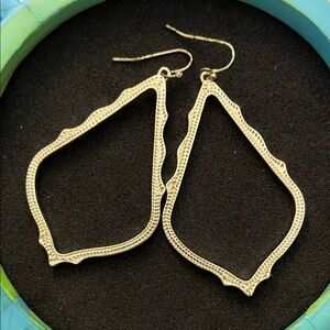 Kendra Scott Sophee Drop Earrings in Gold